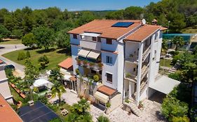 Apartments Lori